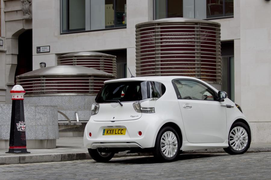  Aston Martin Cygnet White Edition 2011 года  (UK) (фото 4 из 8)